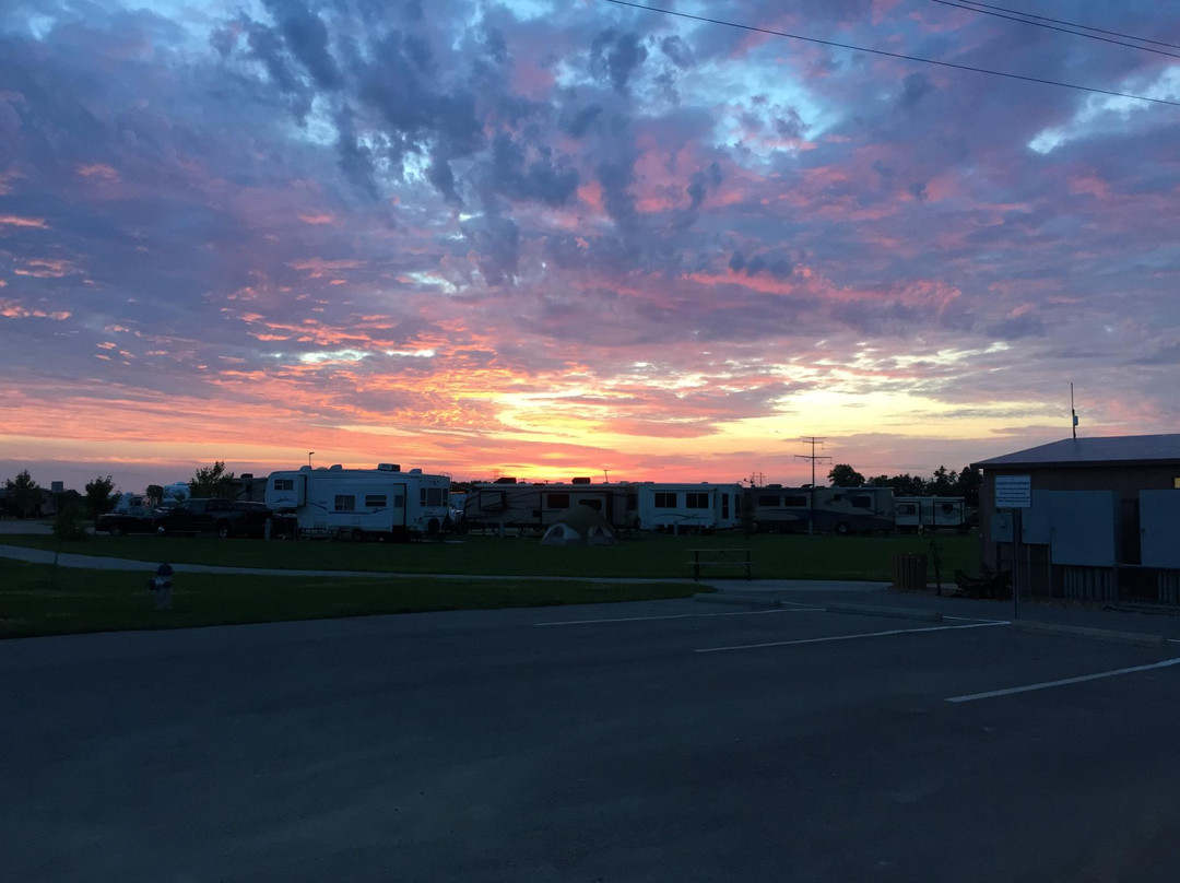 370 Lakeside Park
