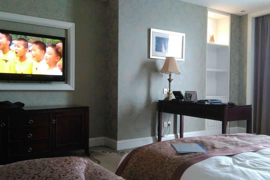 凤冠假日酒店主图