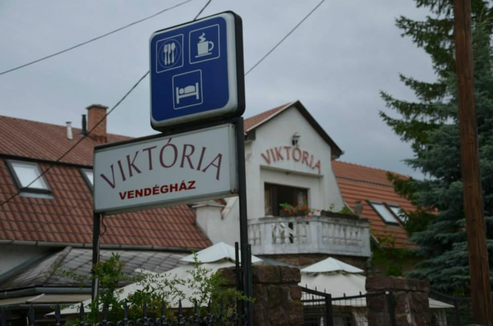 Balatonalmadi酒店住宿-Hotel Viktoria Vendegház