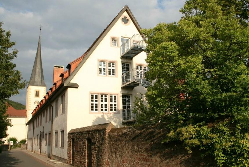 Neunkirchen b Mosbach酒店住宿-Bildungshaus Neckarelz