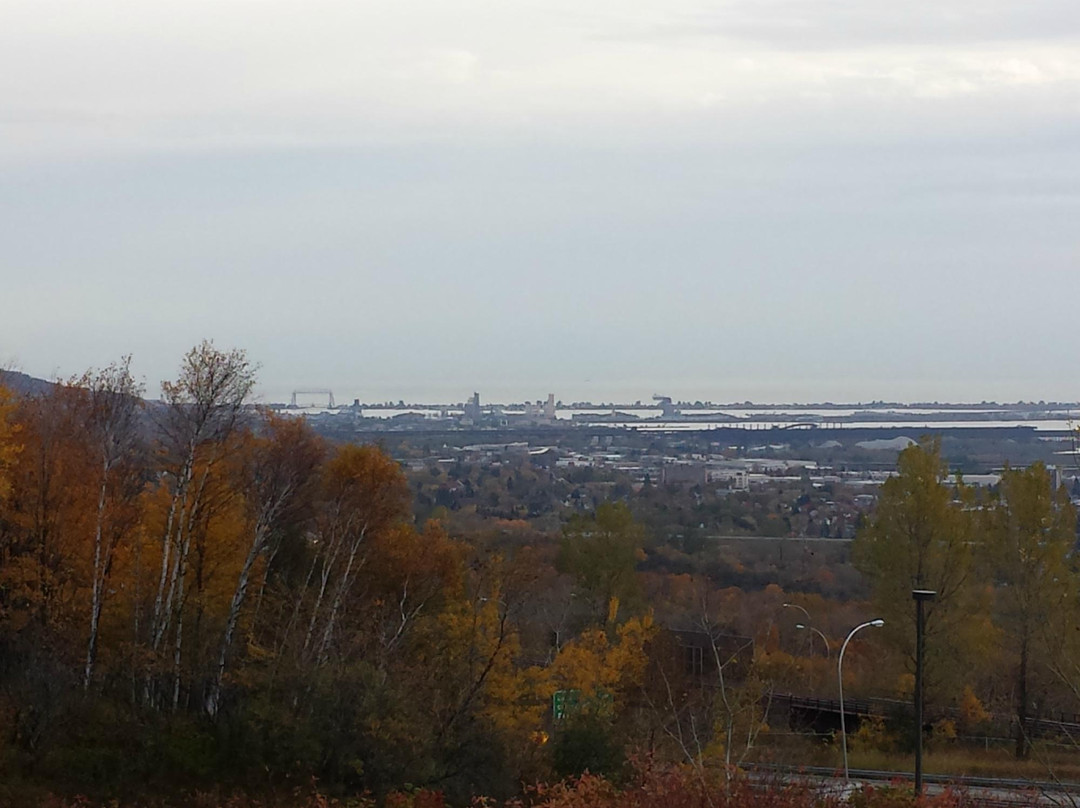 Thompson Hill Information Center-德卢斯必去景点