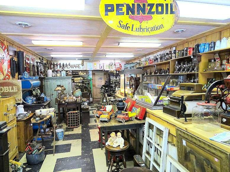 P & G Antiques景点图片