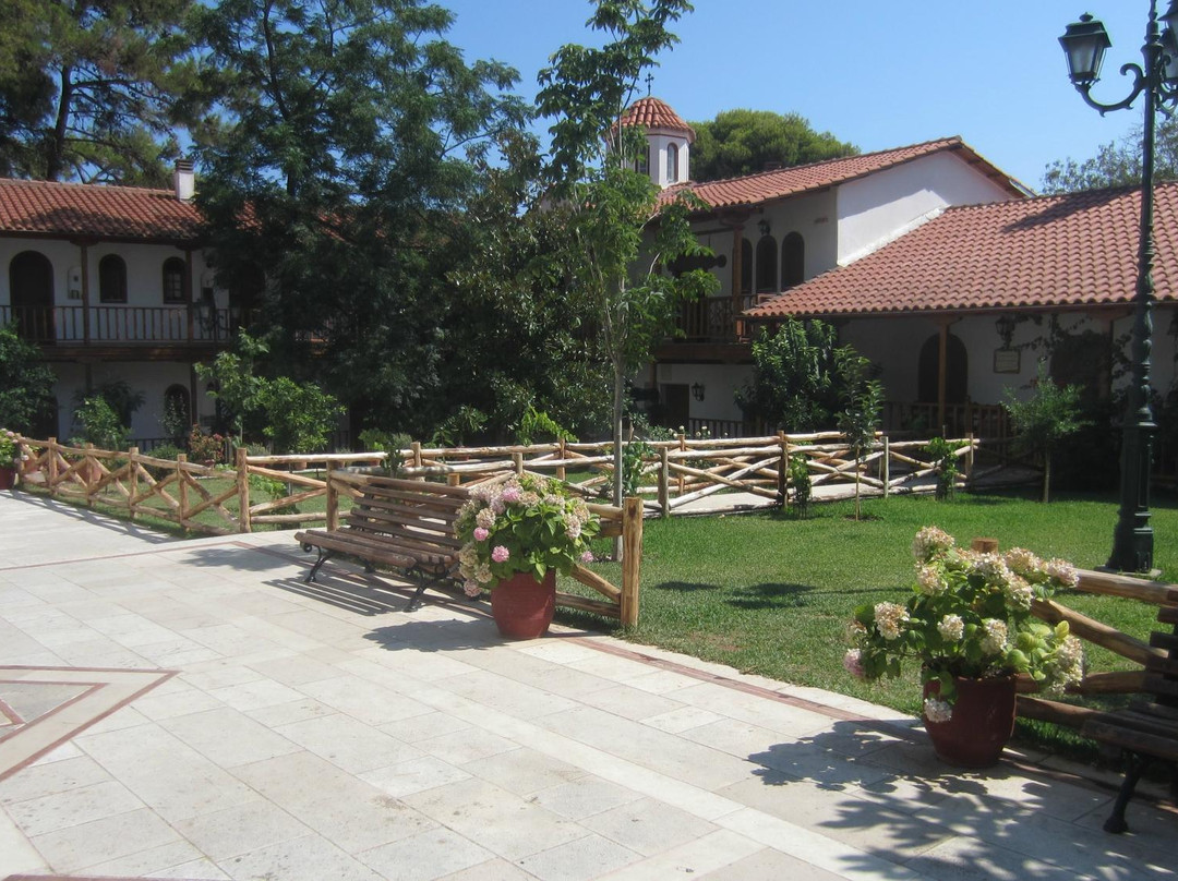 Lefkada Monastery οf Faneromeni-Tsoukaladhes必去景点