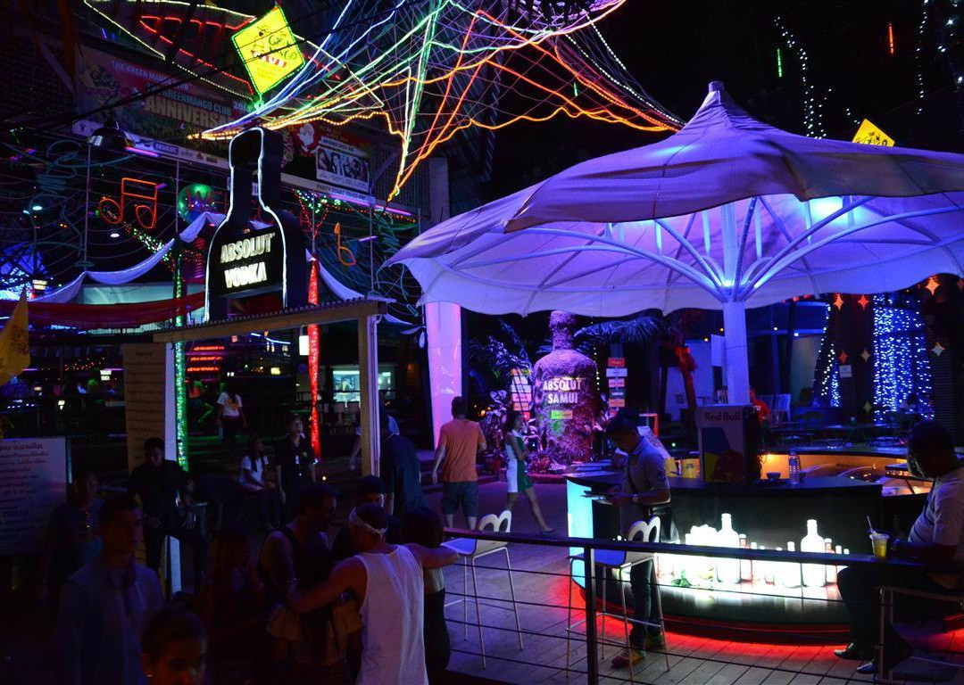 绿色芒果酒吧-查汶海滩必去景点