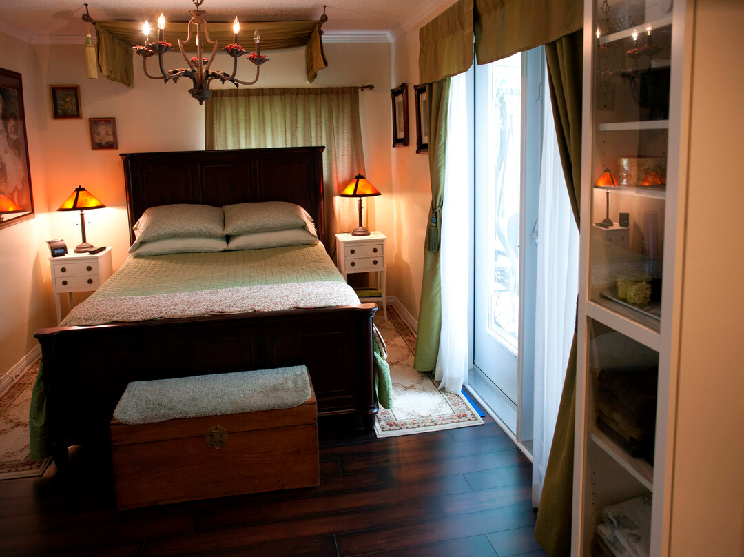 A River Road Bed & Breakfast