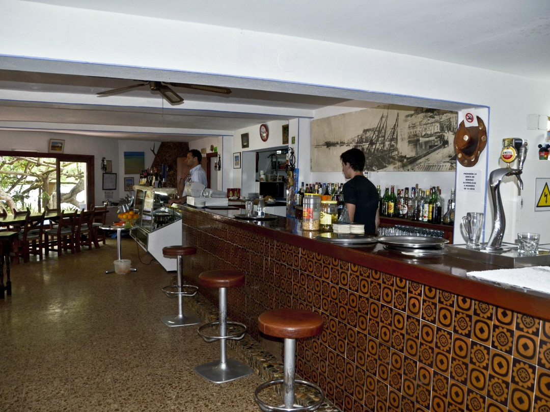 Platja d'Es Figueral酒店住宿-Hostal Es Alocs