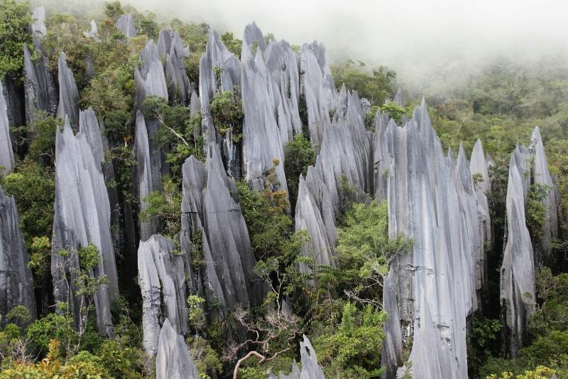 The Pinnacles Trail-姆鲁国家公园必去景点