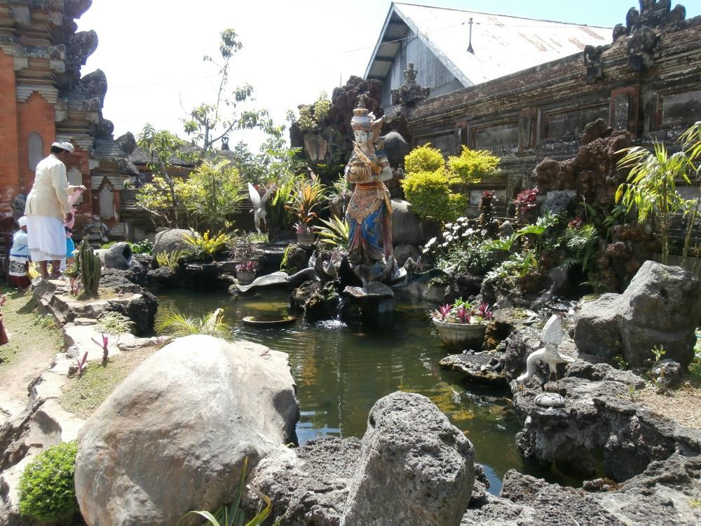 巴度尔湖水女神庙-金塔马尼必去景点