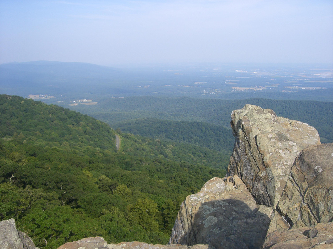 Humpback Rocks Visitor Center and Mountain Farm-Lyndhurst必去景点