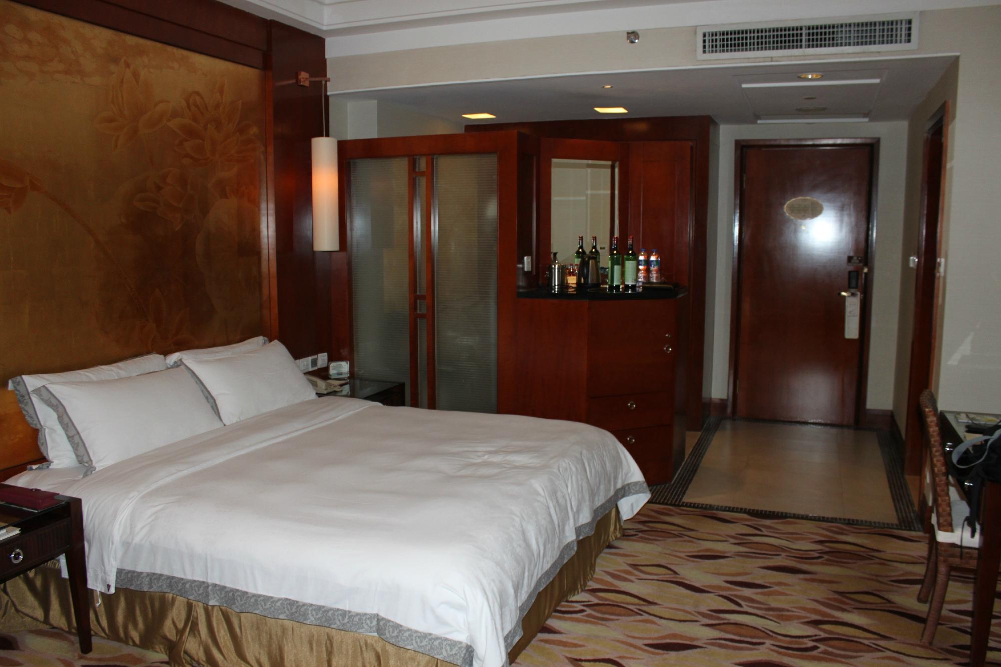 东莞塘厦三正半山酒店-客卧