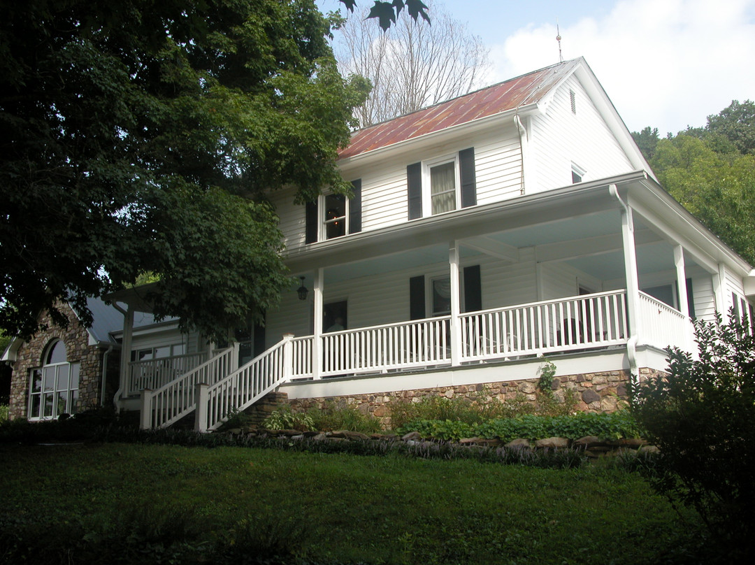 Fincastle Vineyard & Winery