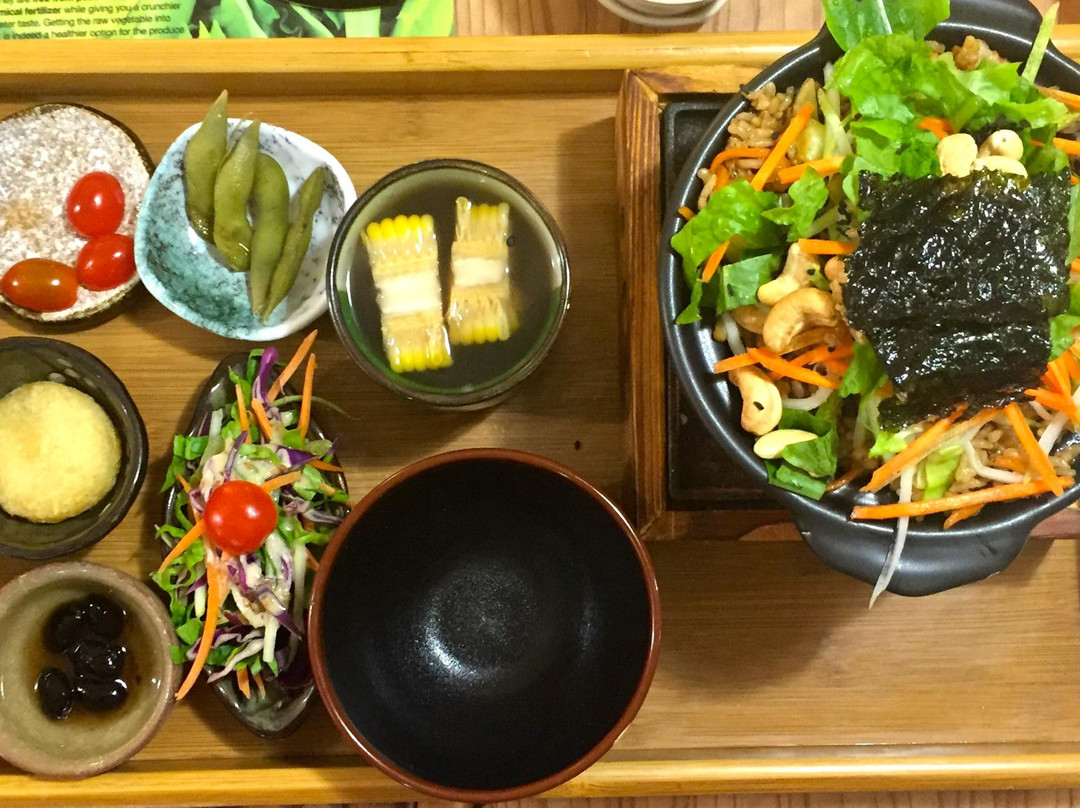 Bms Organics Vegetarian Cafe, One City