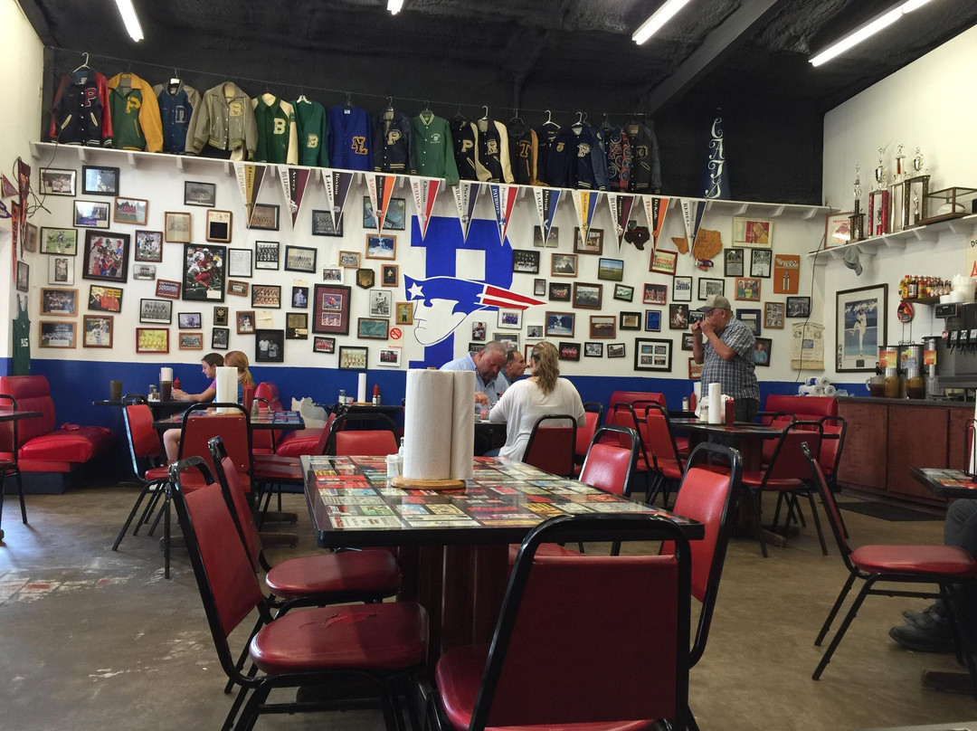 Bogata餐馆和美食-Weezy's Restaurant