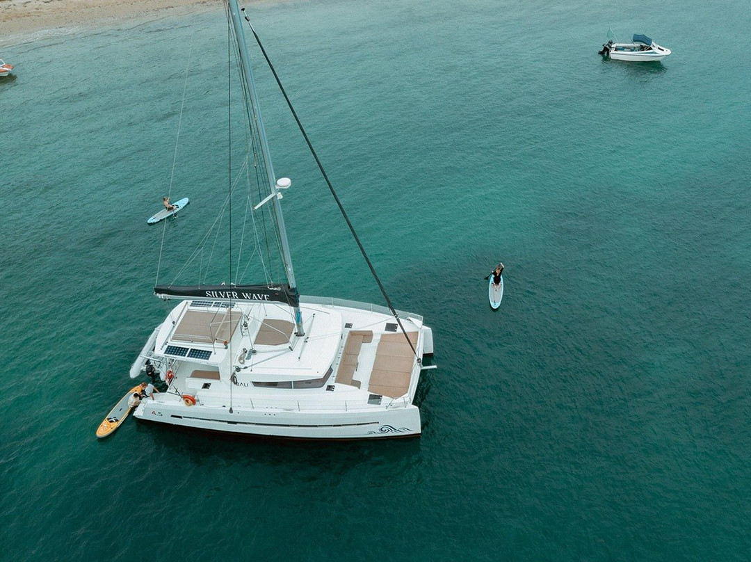 Silver Wave Yacht Charters景点图片