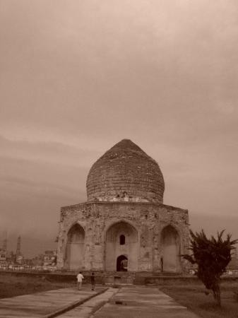 Jehangir's Tomb & Kamran's Baradari Pavilion-拉合尔必去景点