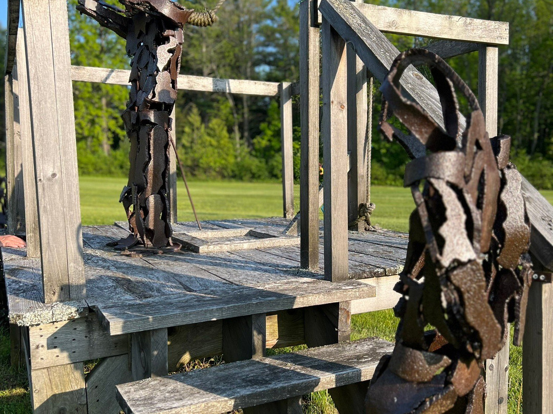 Stone Ledge Sculpture Garden-Plattsburgh必去景点