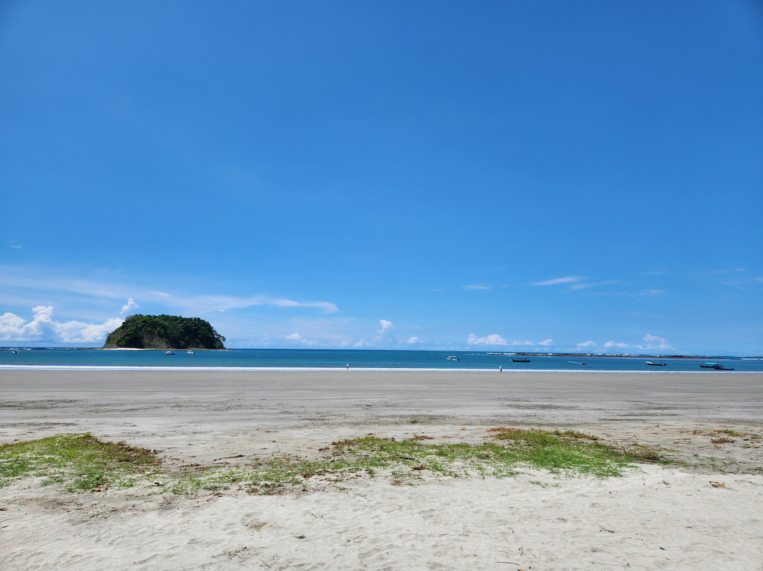 Azura Beach Resort主图