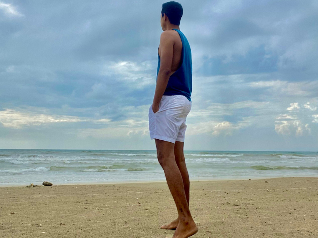 亭可马里查雅蓝光酒店主图