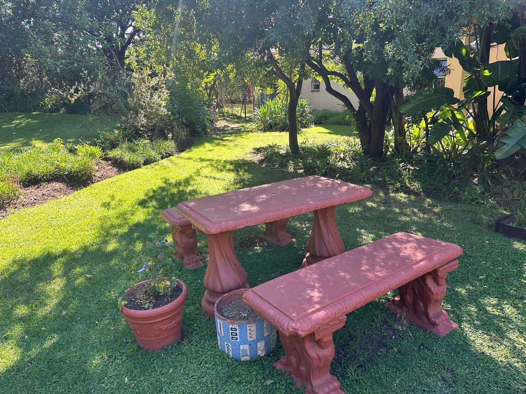 Ipe Tombe Guest Lodge主图