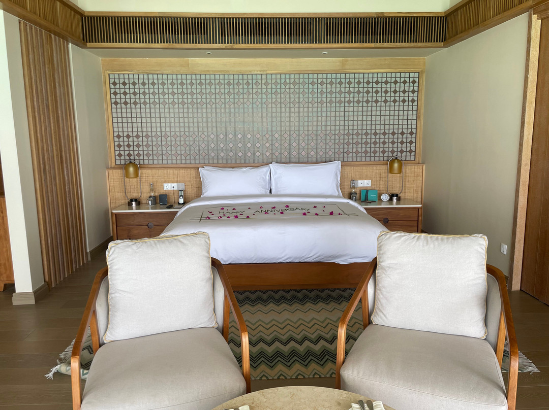 Kuda Villingili Resort Maldives主图