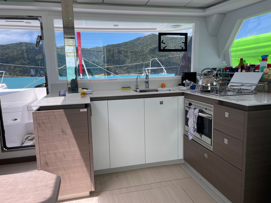 Sunsail Whitsundays-艾尔利滩必去景点