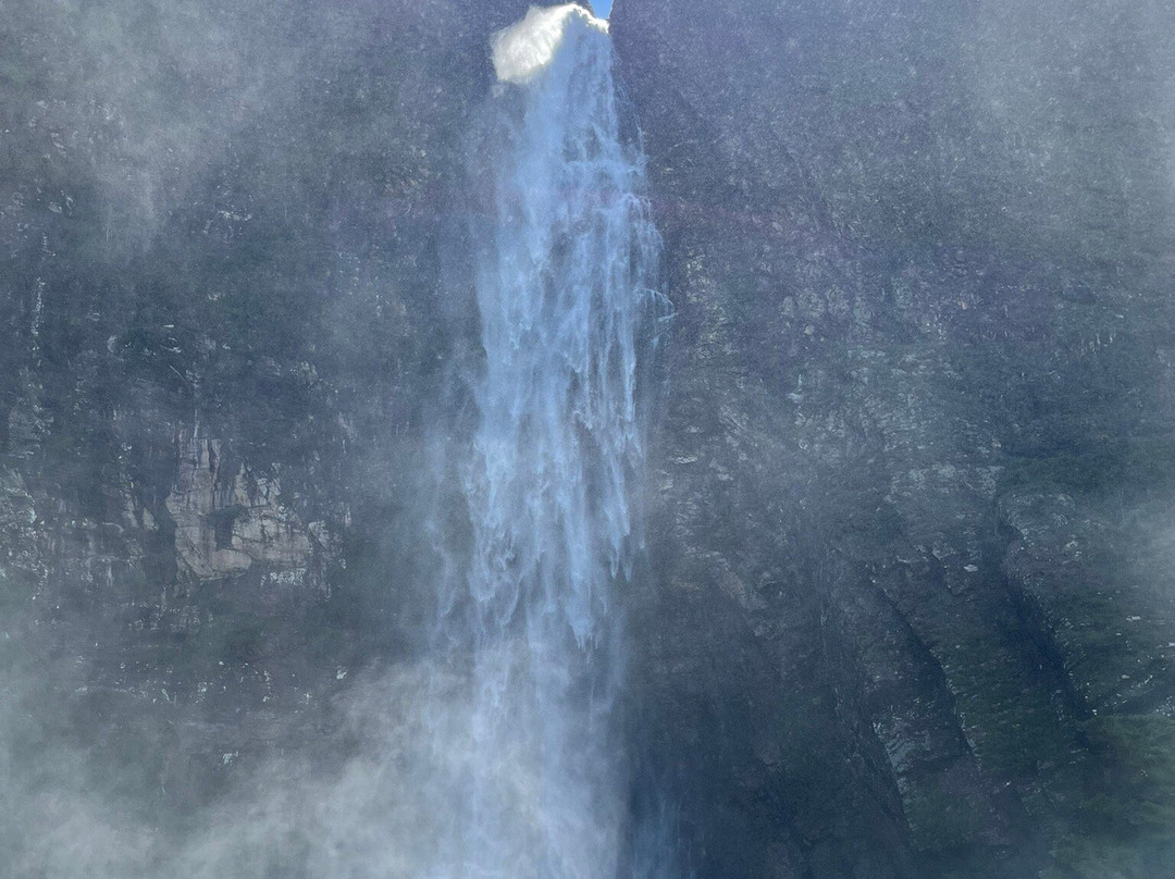 Casca d'Anta Waterfall景点图片