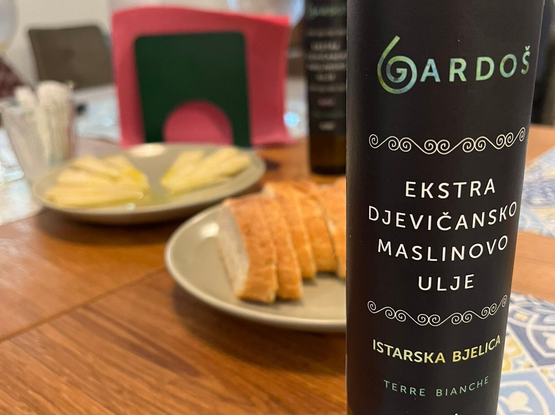 Extra Virgin Olive Oil Pila - OPG Gardos Eleonora-布延必去景点