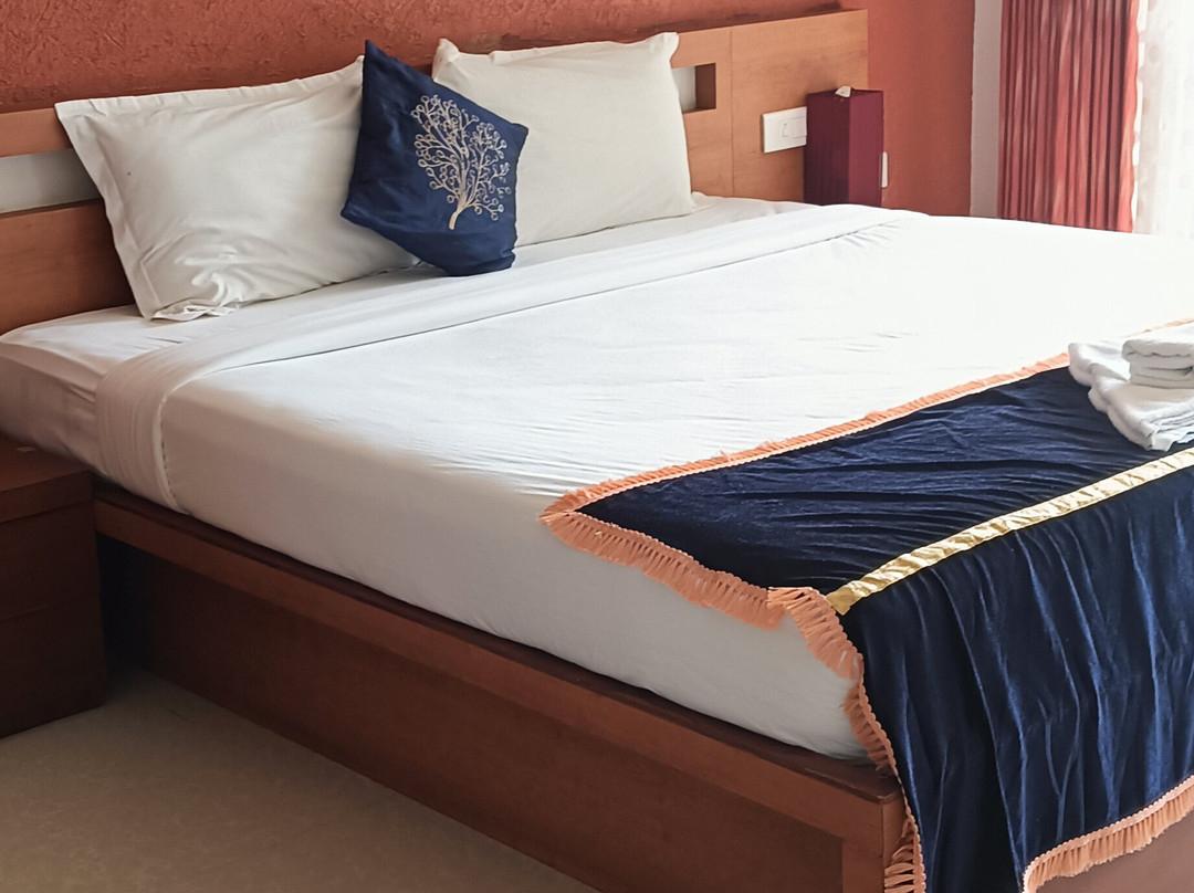 Captain's Cabin Luxury Backwater Resort主图