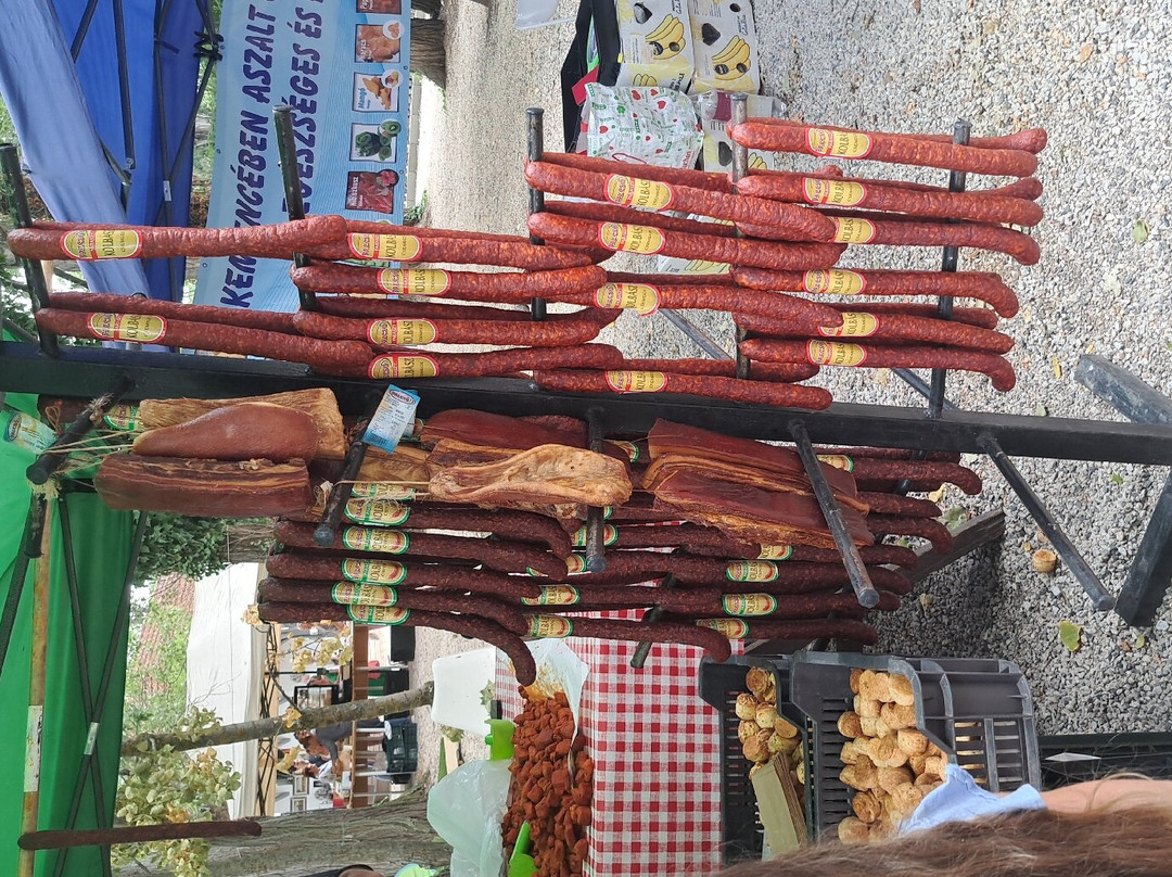 Tihanyi MARKET Place景点图片