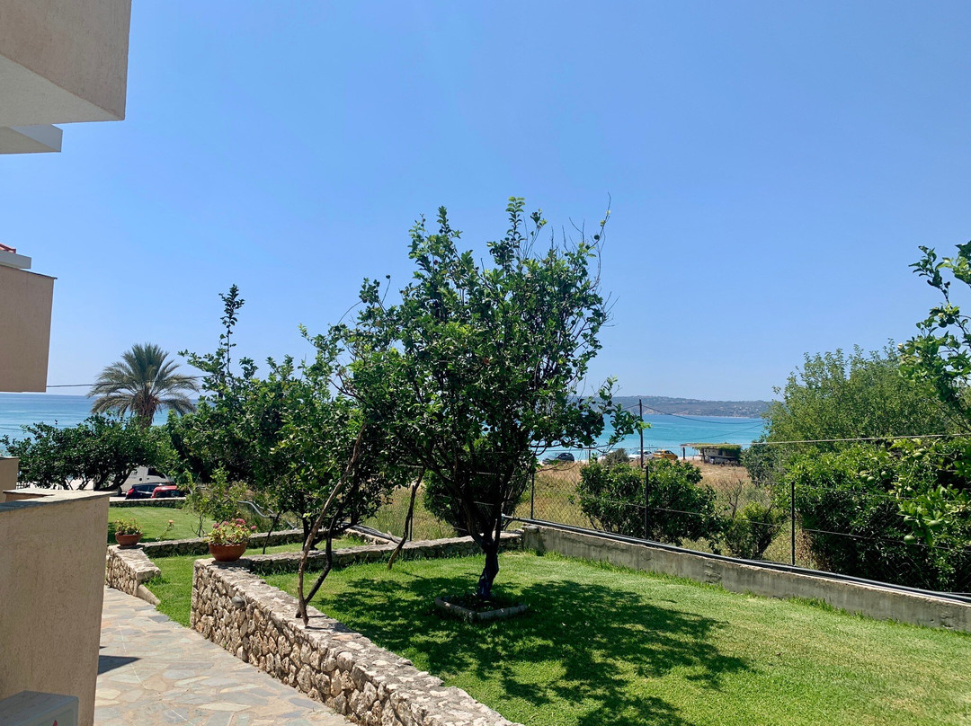 Christina Studios主图