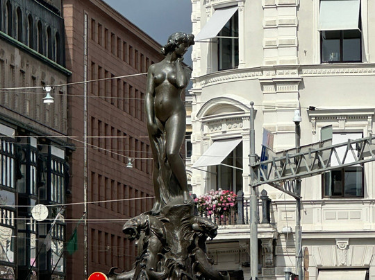 波罗的海的女儿雕像-赫尔辛基必去景点