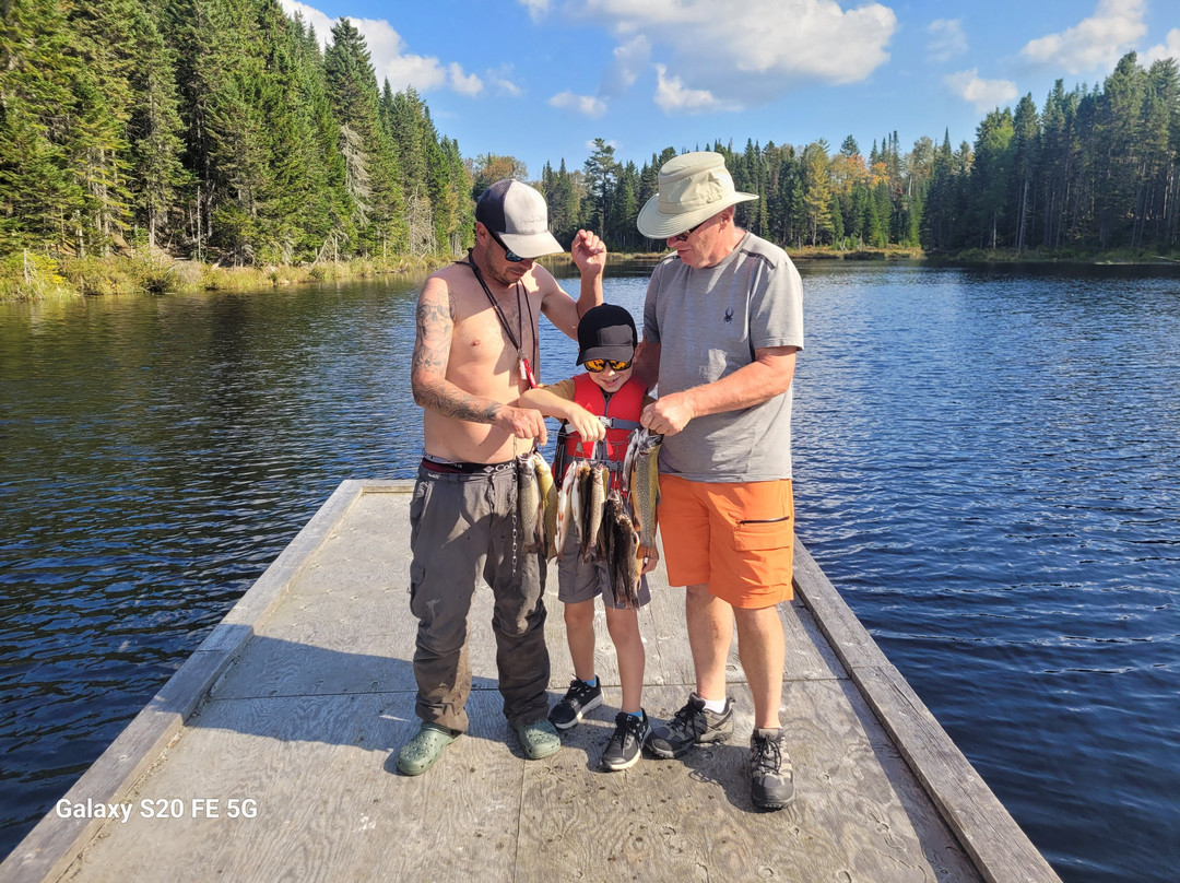 Pourvoirie Au pays de Réal Massé-Saint Zenon必去景点