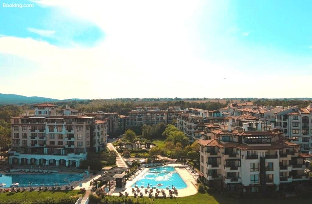 Oasis Beach Club主图