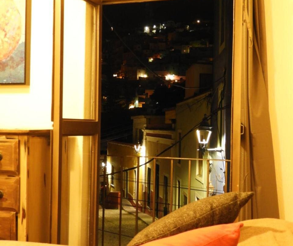 Santa Posada Suites by Lunian主图