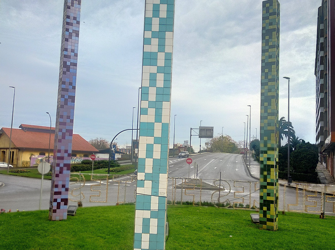 Escultura «crisol»-阿维莱斯必去景点