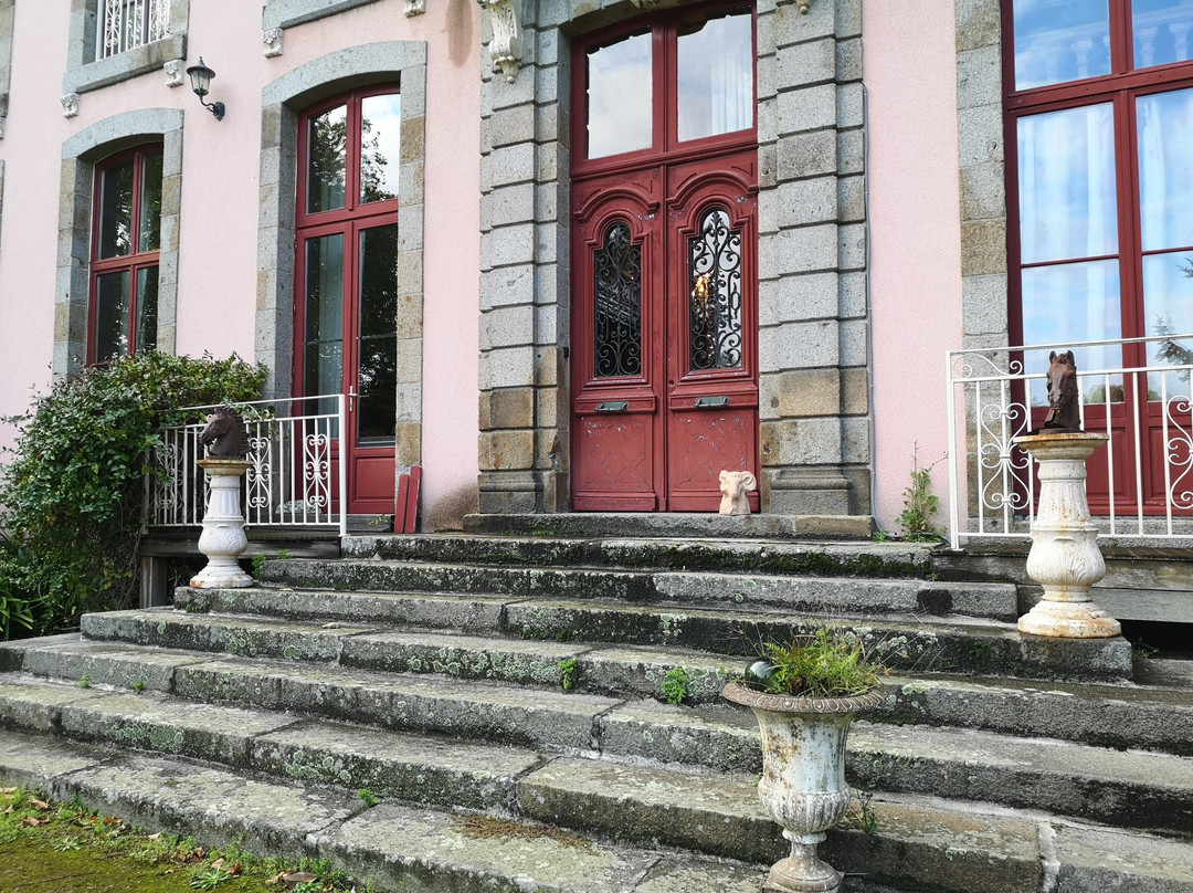Chateau Du Colombier主图