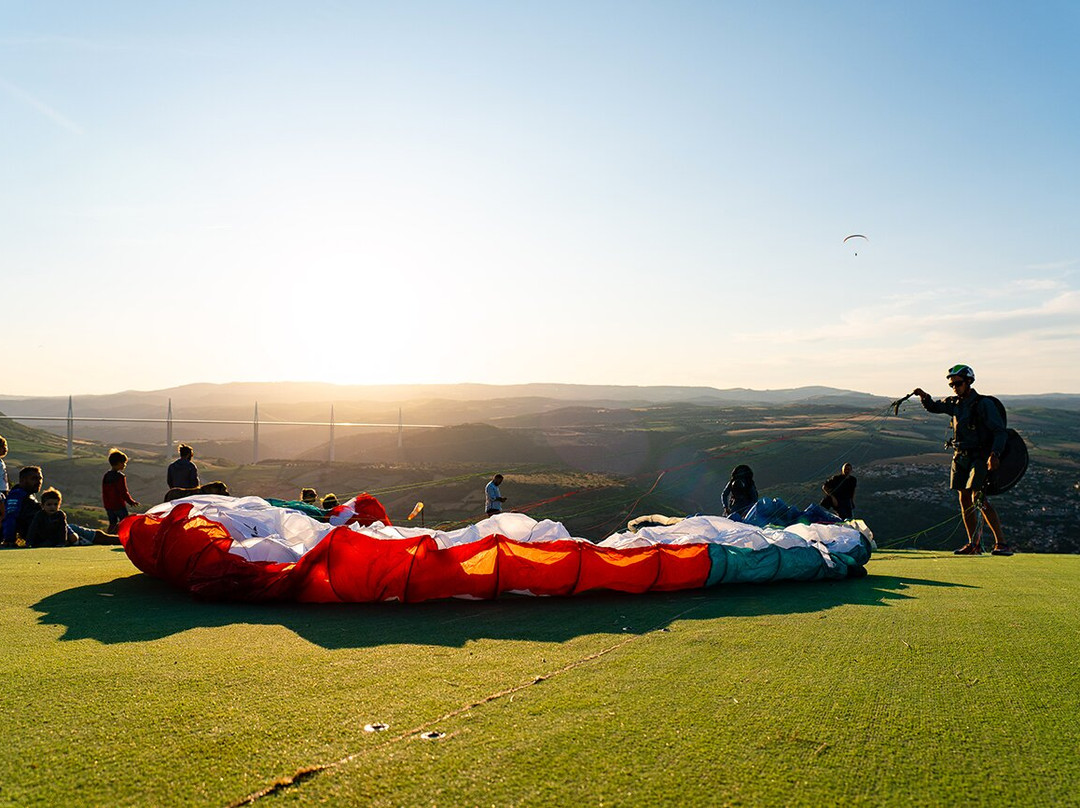 Airzone Parapente-米约必去景点
