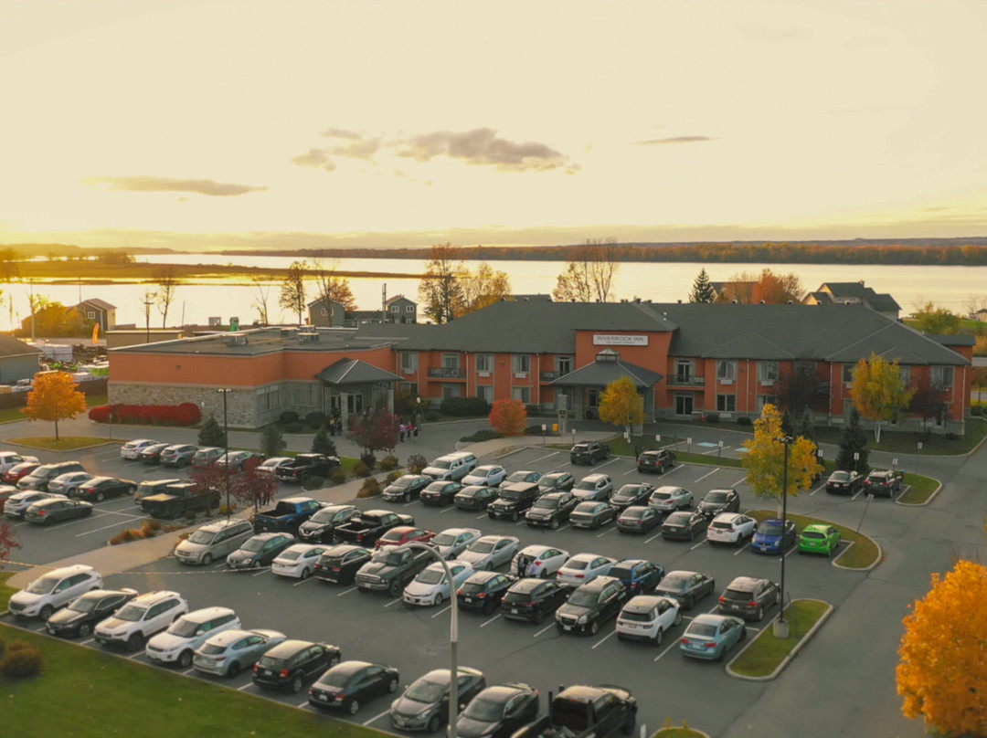 Riverrock Inn & Conference Center主图