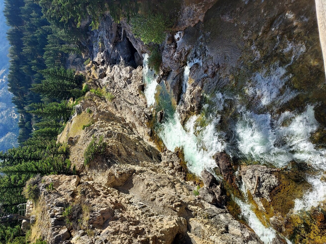 Natural Bridge Falls Picnic Area-Big Timber必去景点