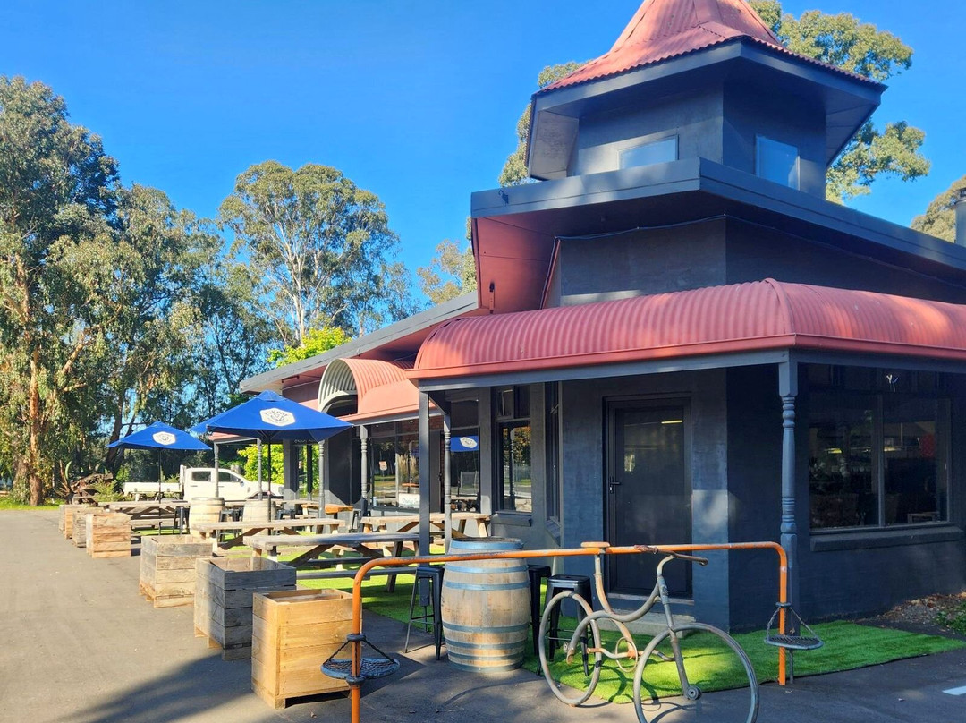 Lake Tyers餐馆和美食-Mingling Waters