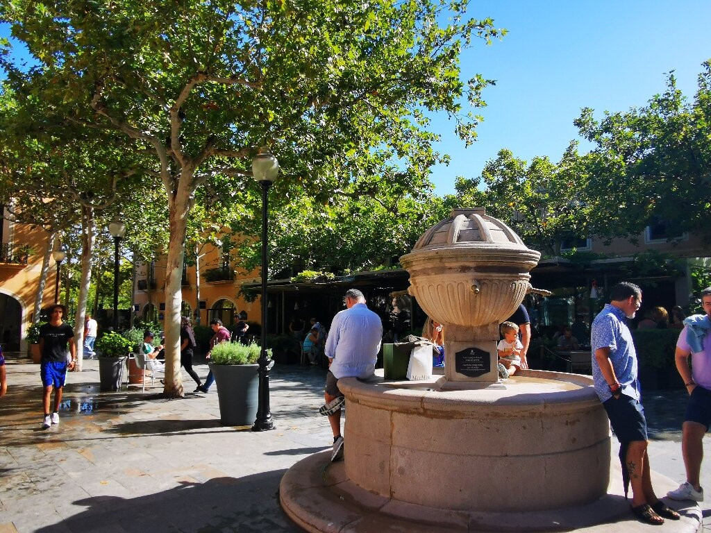 La Roca Village景点图片