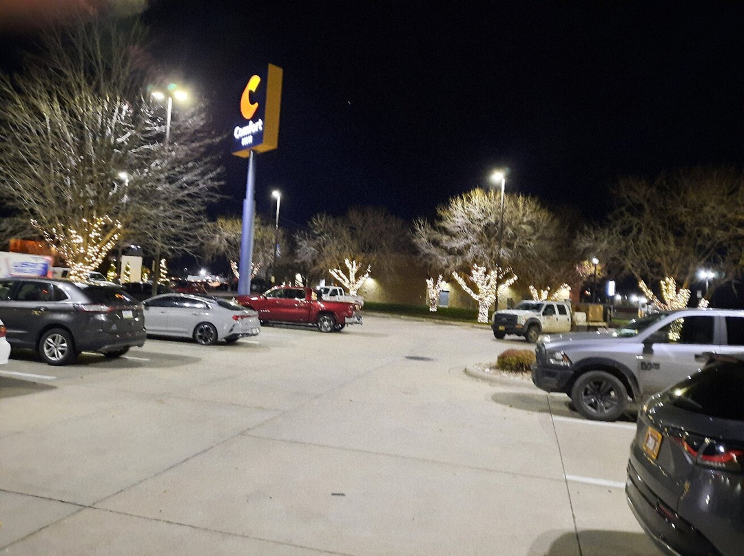 科尔尼希尔顿恒庭酒店主图