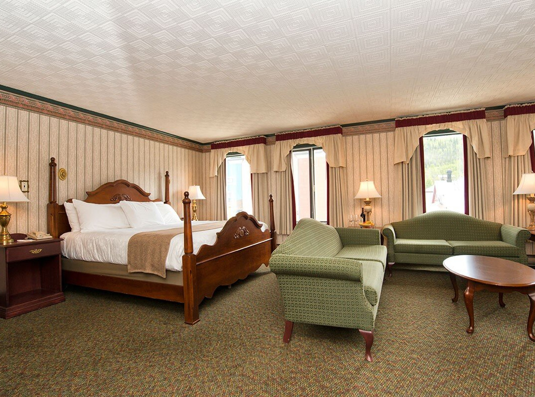 Holland America Dawson City Inn主图