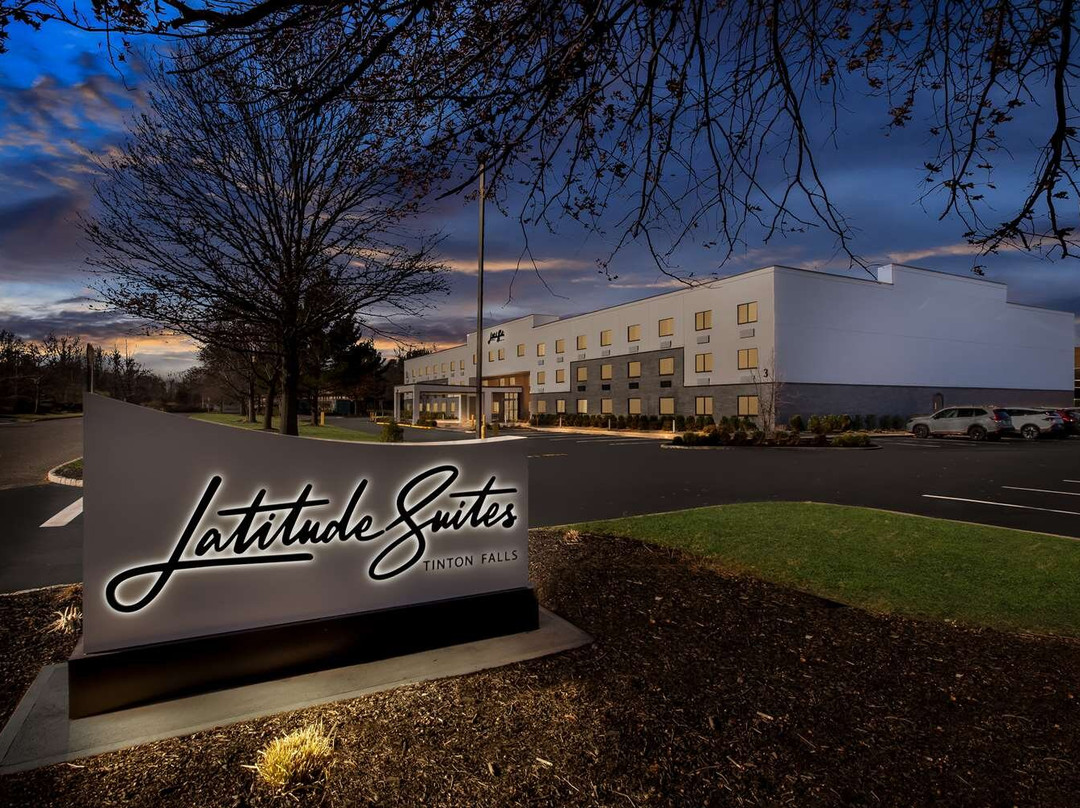 Latitude Suites Tinton Falls Eatontown/BW Premier Collection