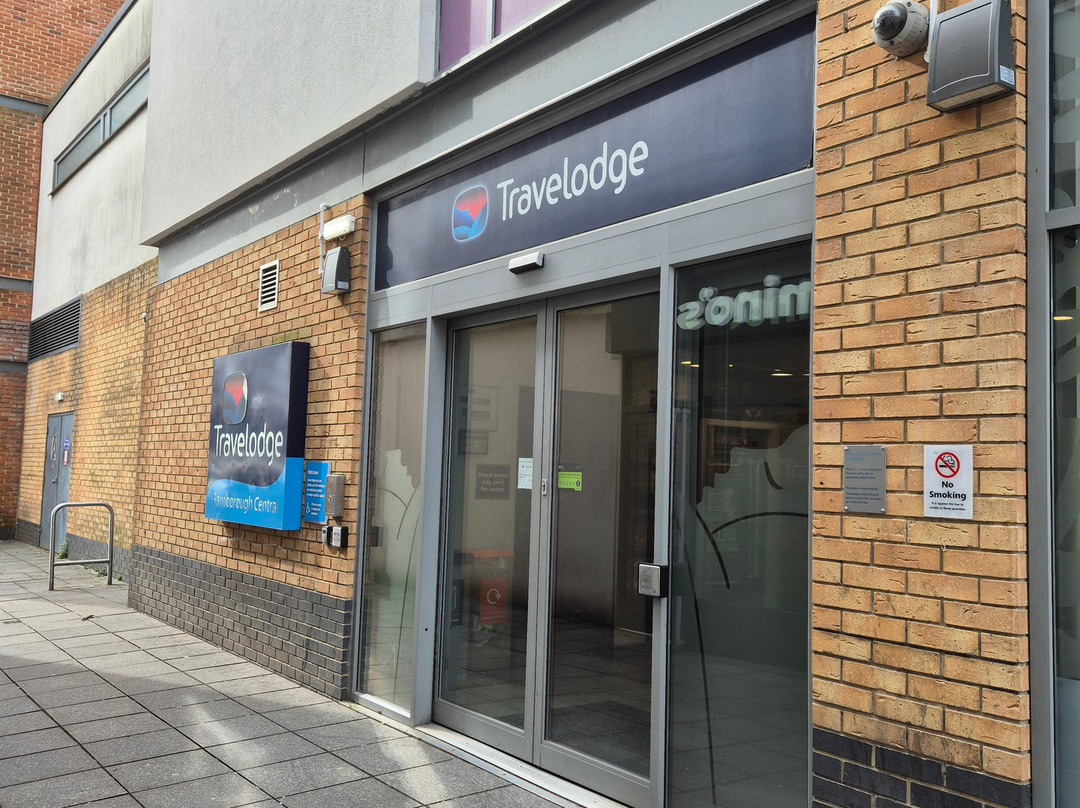 Travelodge Farnborough Central主图