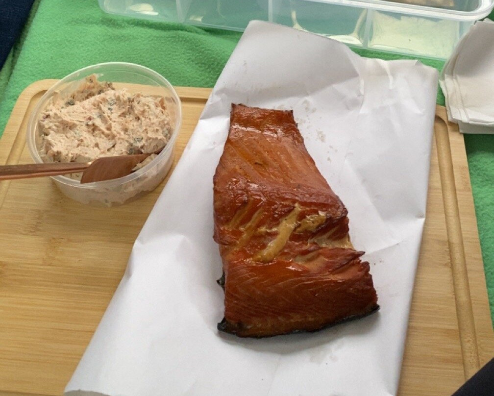 Charlie's Smokehouse-Gills Rock必去景点