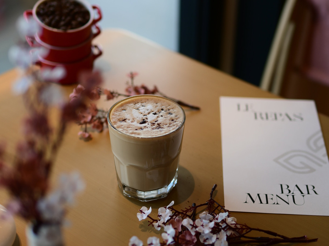 Le Repas Restaurant & Cafe