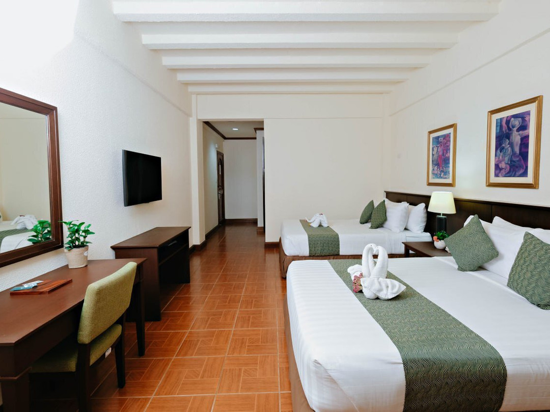 The Suites At Mount Malarayat主图