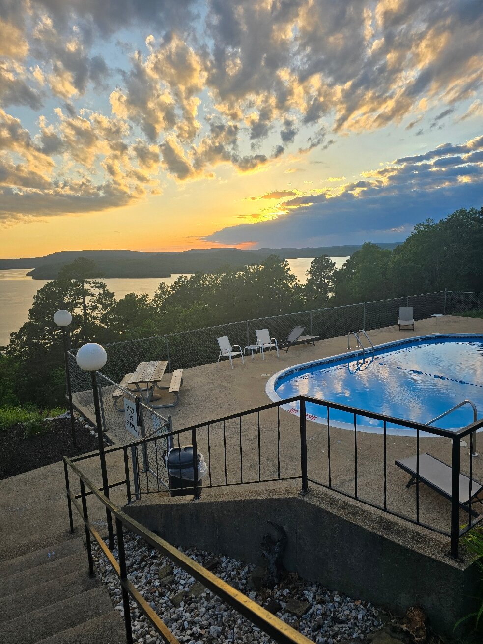 Pointe West Resort Motel-官方