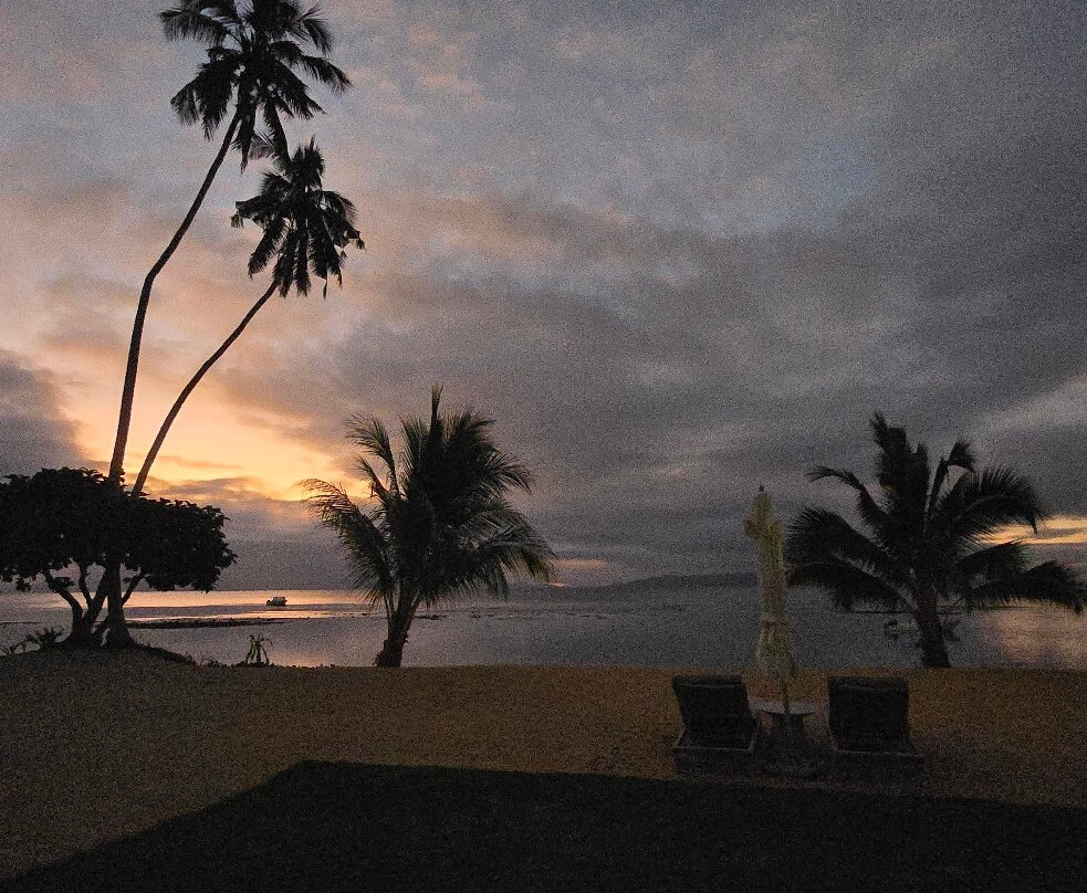 潮汐河段度假酒店主图